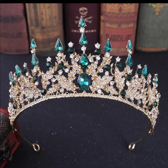 Tiaras - Picture 5 of 7